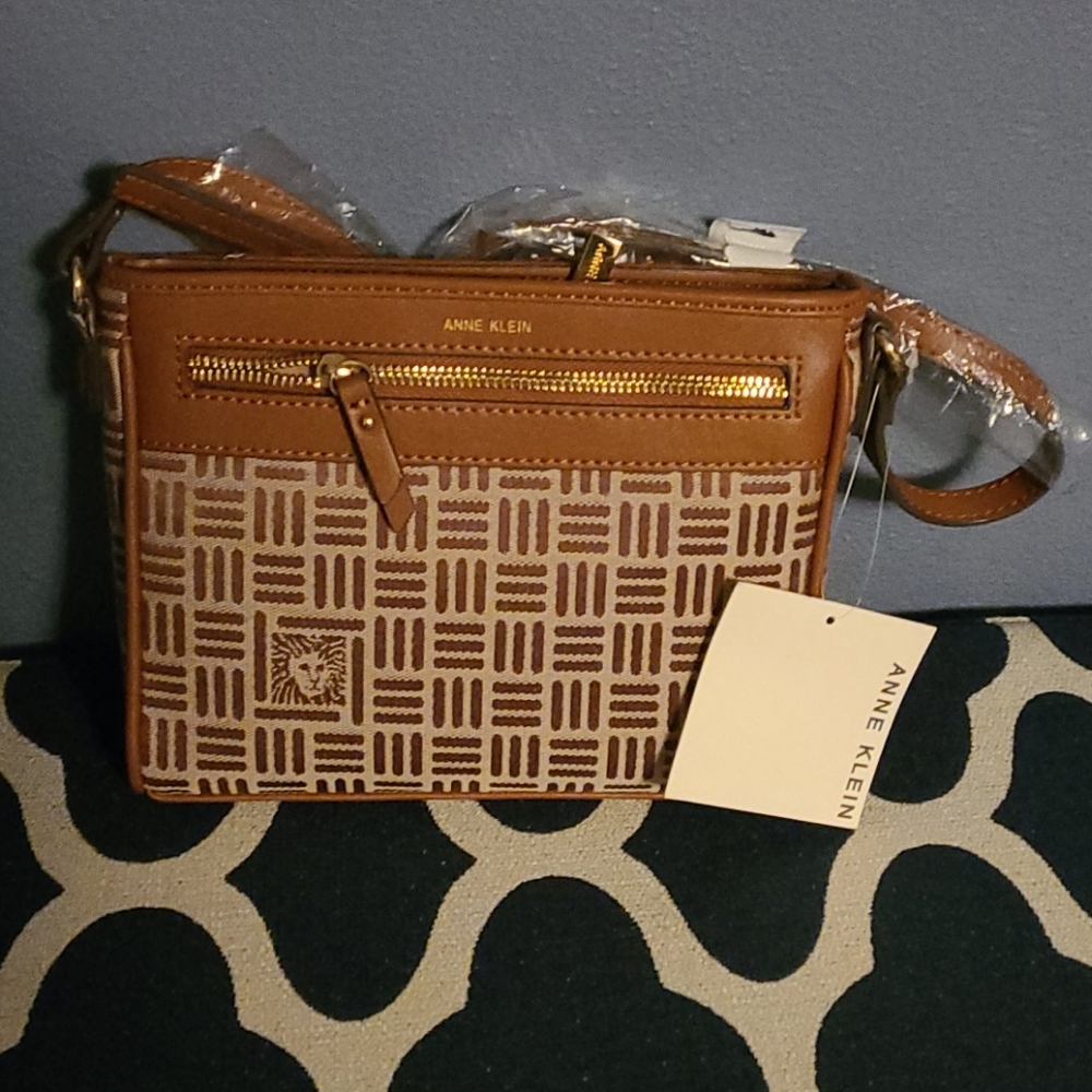 Shoulder Pocketbook
